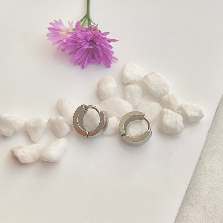 Huggie de Acero - Nicola Joyeria