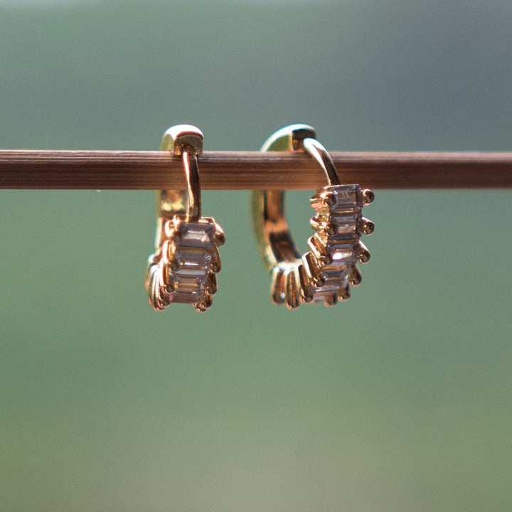 Huggies de Acero 10MM Baguettes | Nicola Joyeria en Costa Rica