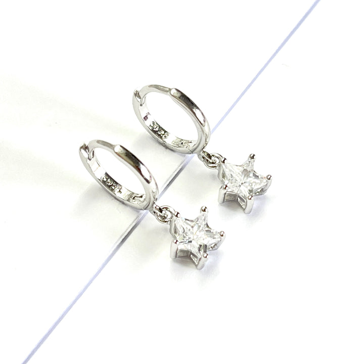 Huggies Plata 💎 Estrella Circonita ⭐️ | Nicola Joyería 