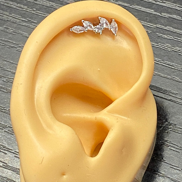 Arete Quirúrgico 💙Circonia Plateado| Nicola Joyería