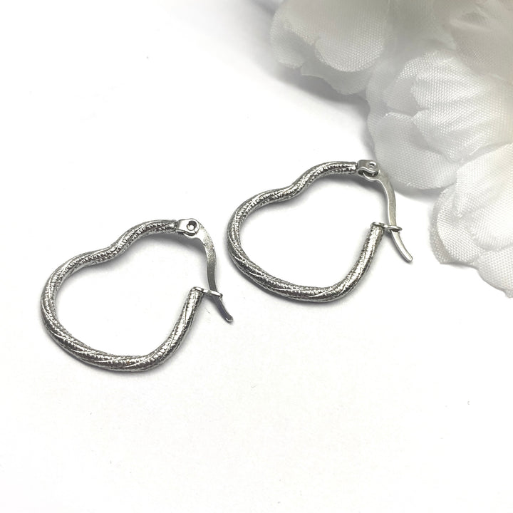 Argollas Acero 20MM Corazón Labrado