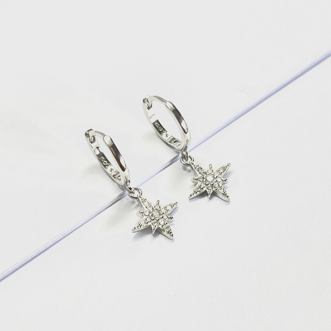 Huggies Plata 💎Estrella Picos / Nicola Joyeria 