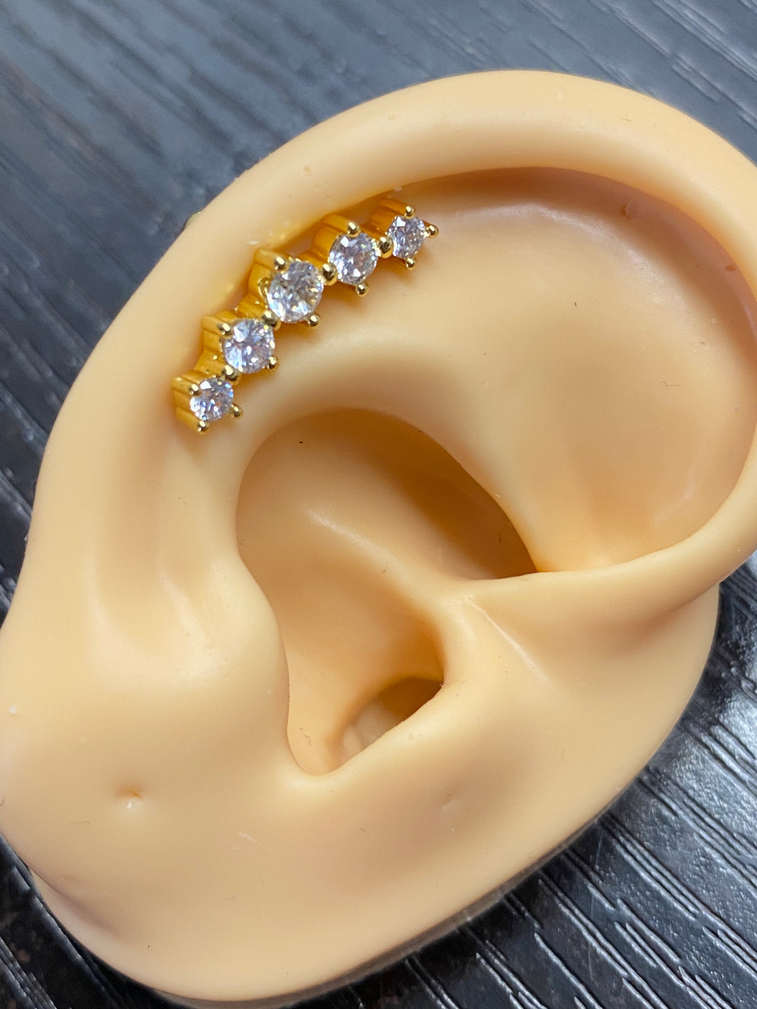 Arete Quirúrgico 🧡Circonia Dorado| Nicola Joyería
