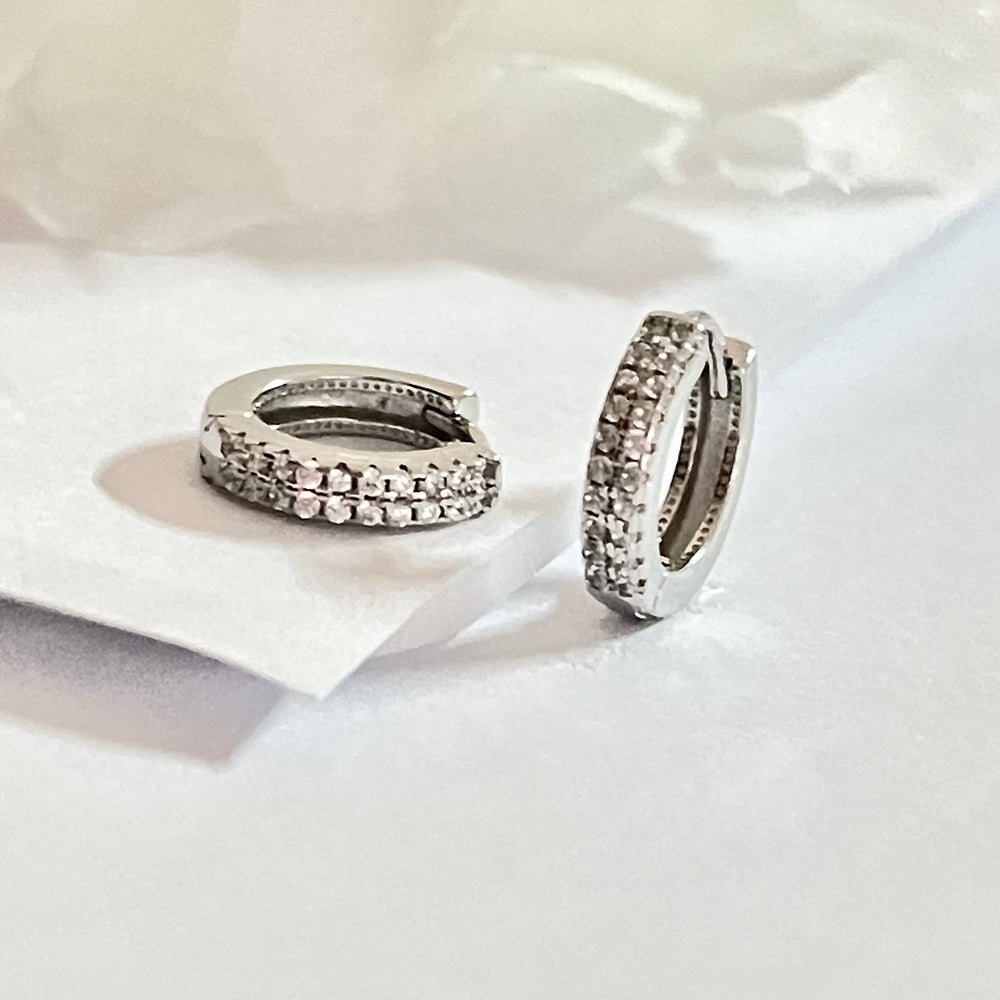 Huggies Plata 💎Brillosos | Nicola Joyería 