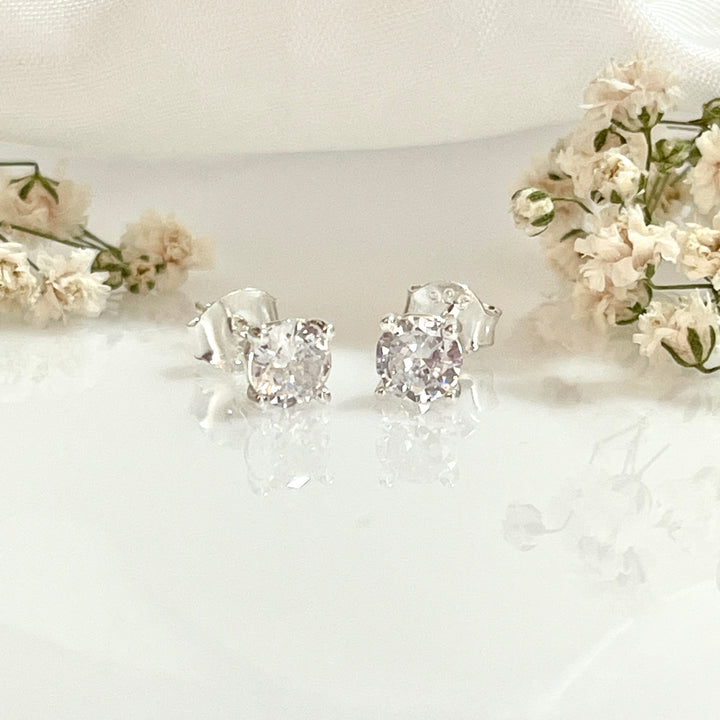 Aretes de Plata Circonita 5MM | Nicola Joyería