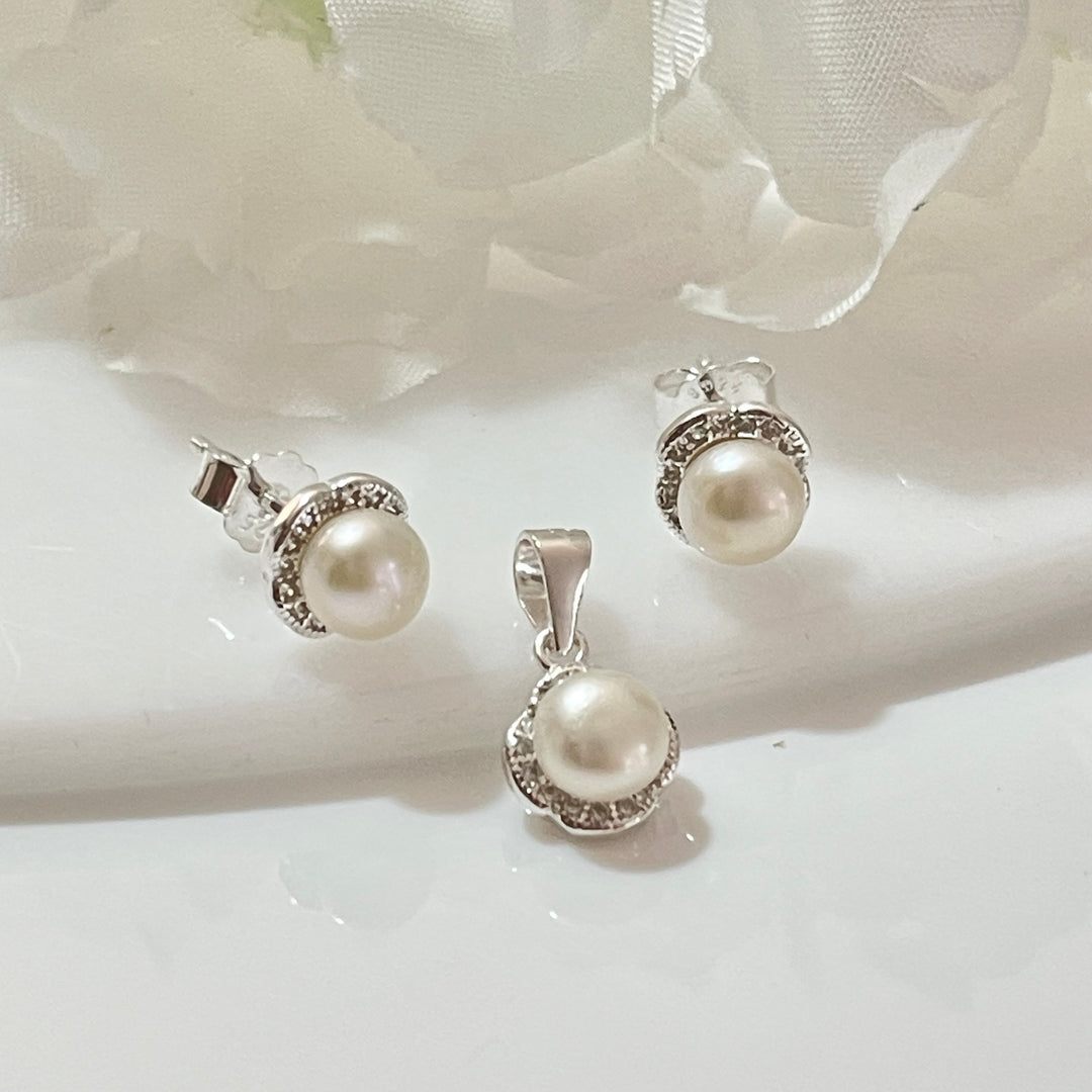 Juego Plata Perlas Cuatro Pétalos | Nicola Joyería 