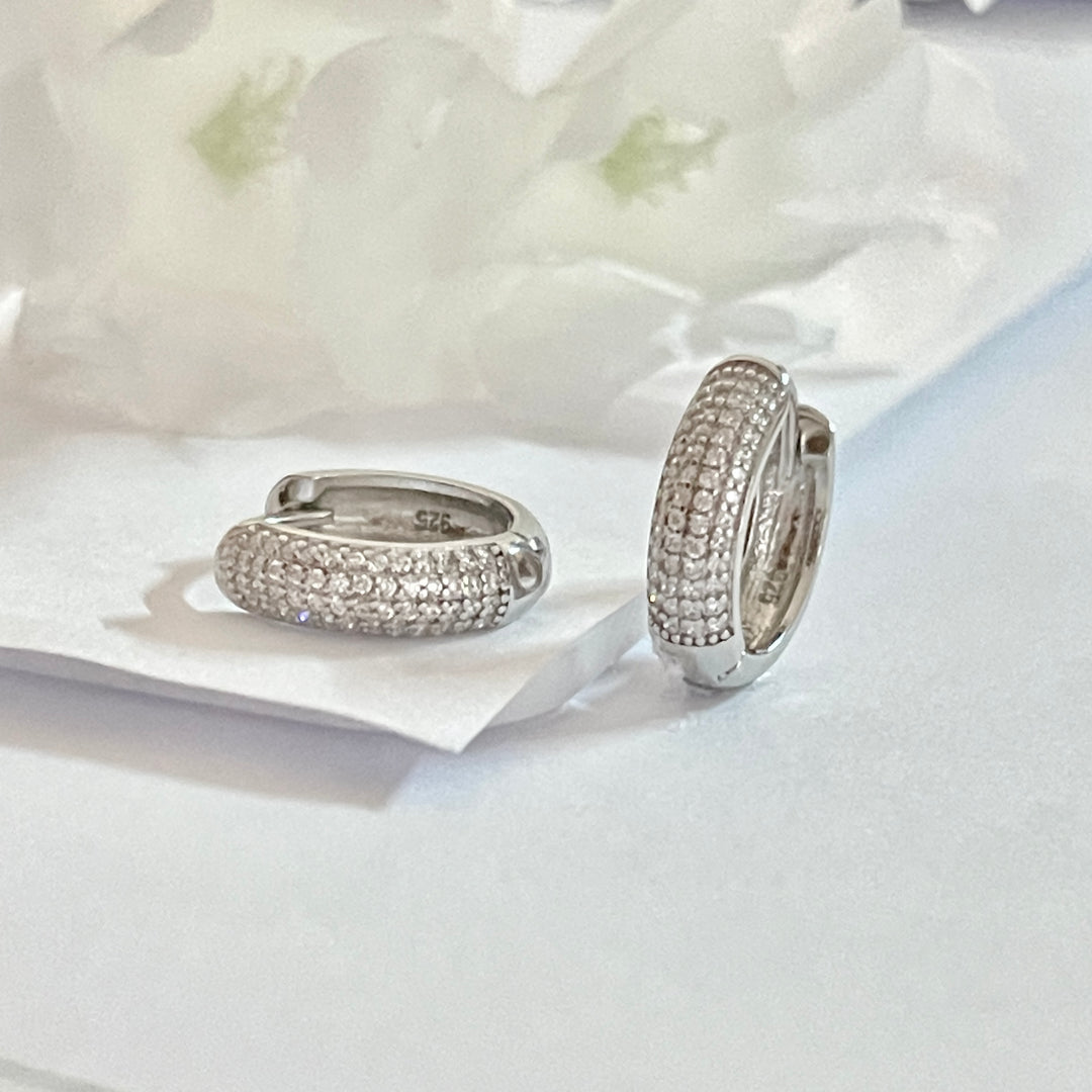 Huggies Plata 💎Brilloso | Nicola Joyería 