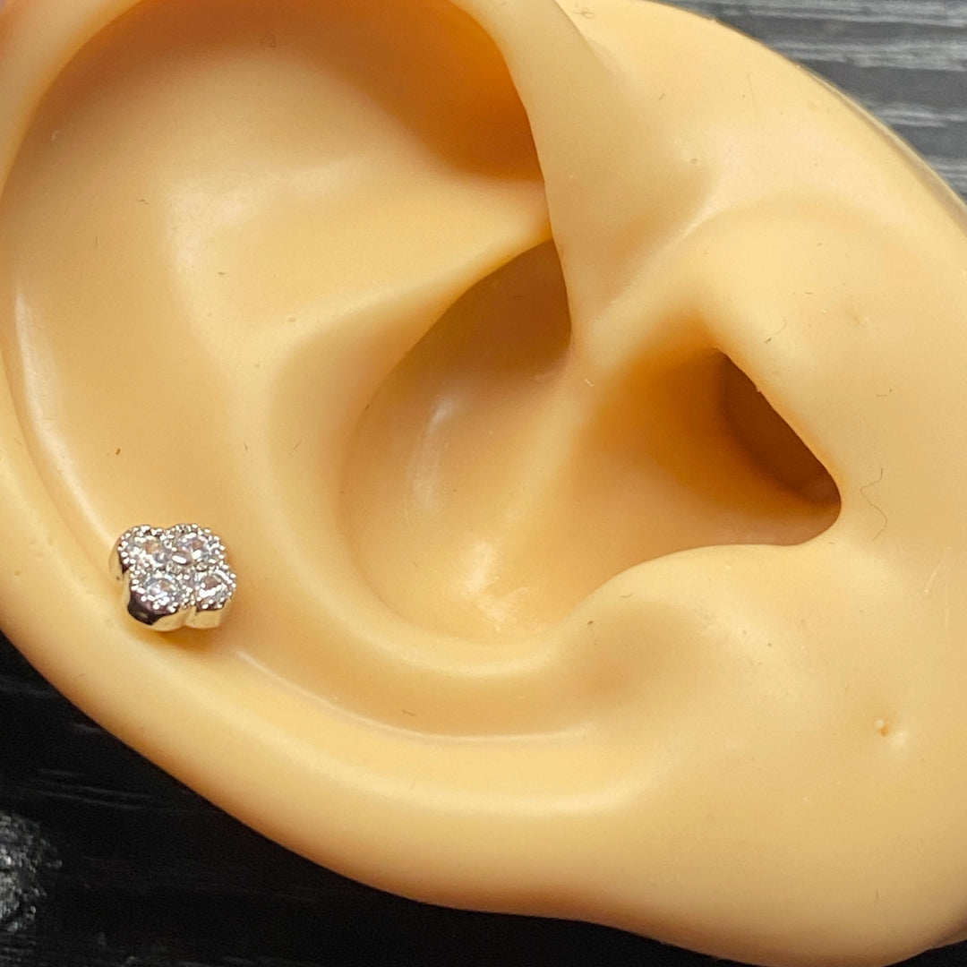 Arete Quirúrgico 🌺 Flor Plateado| Nicola Joyería