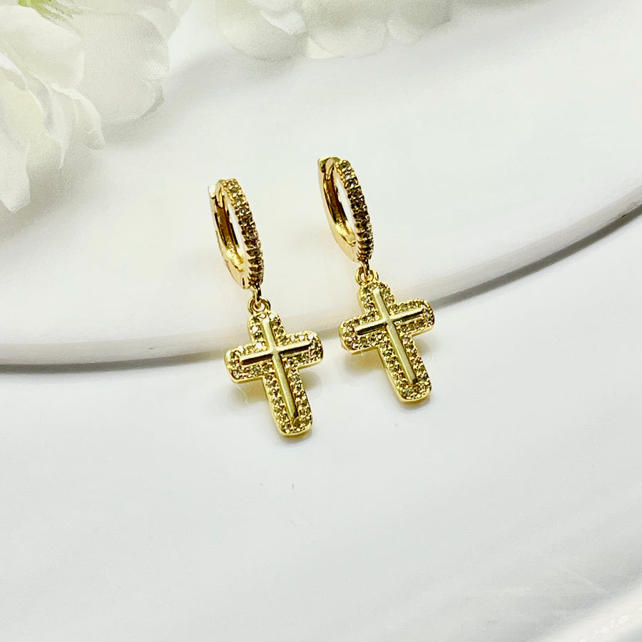 Huggies de Acero ✝️Cruz Lisa | Nicola Joyería 
