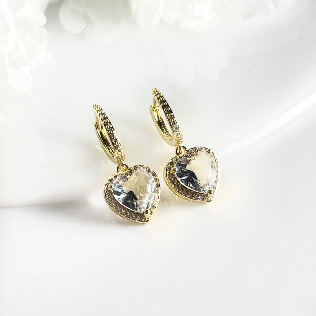 Huggies de Acero 🤍Corazón Blanco| Nicola Joyería 