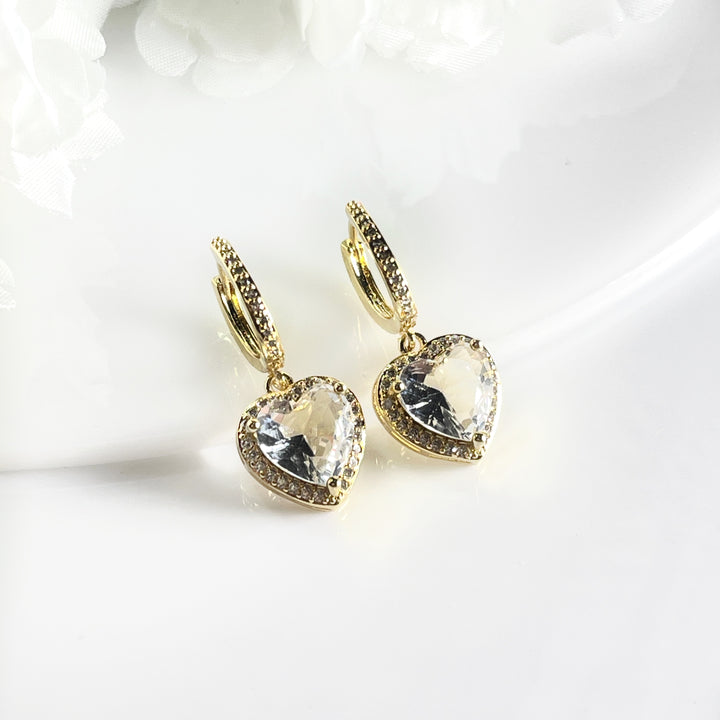 Huggies de Acero 🤍Corazón Blanco| Nicola Joyería 