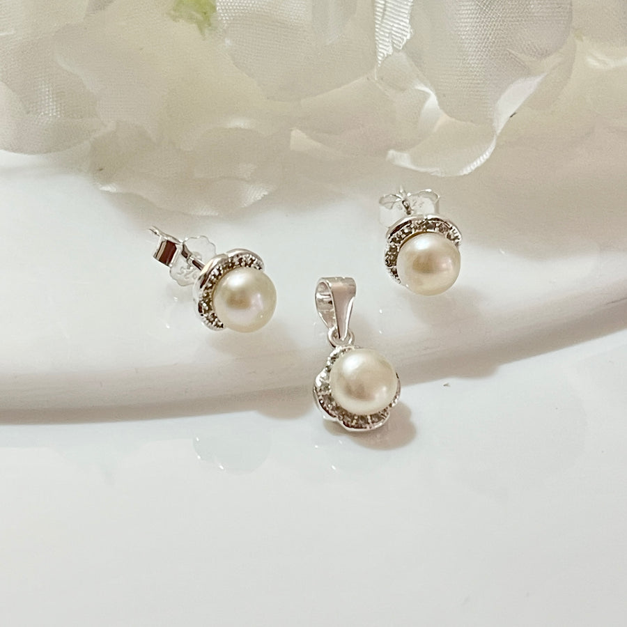 Juego Plata Perlas Cuatro Pétalos | Nicola Joyería 