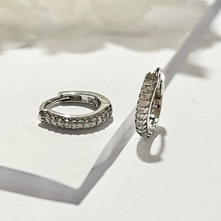 Huggies Plata 💎Extra Brilló Delgado | Nicola Joyeria 