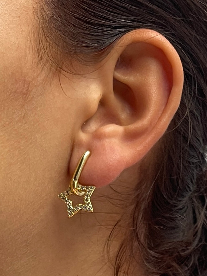 Huggies de Acero ⭐️Estrella Grande Blanca | Nicola Joyería 