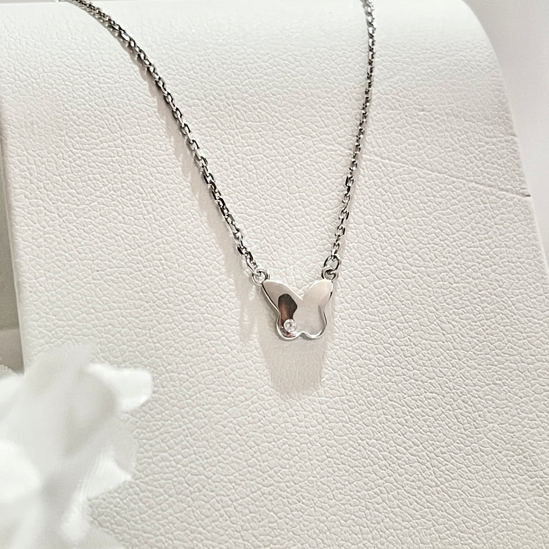 Collar Plata 🦋Mariposa Lisa Pequeña | Nicola Joyería 