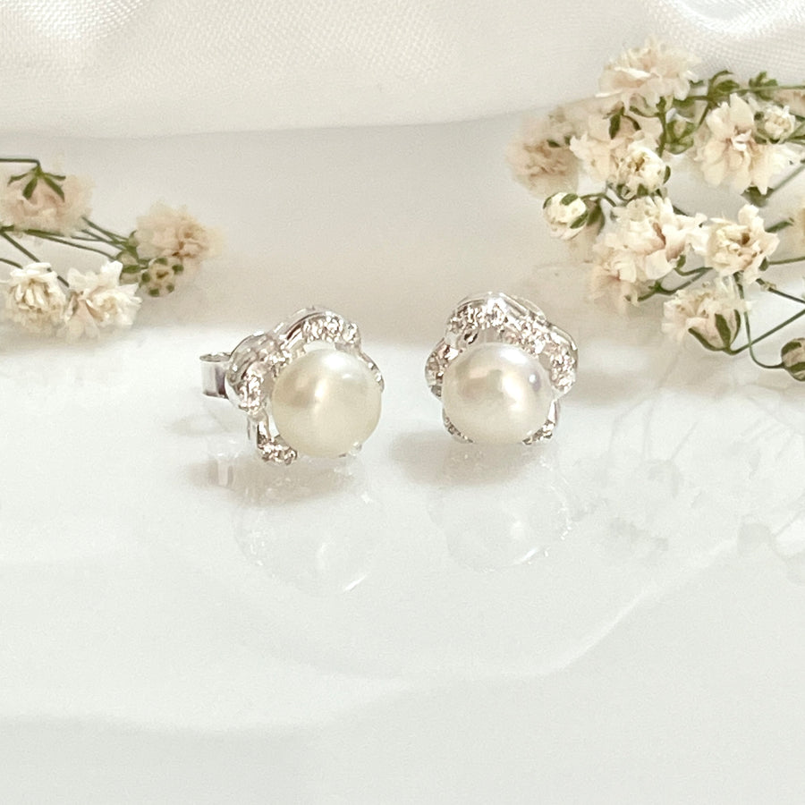 Aretes de Plata Con Perlas Cultivadas 8MM | Nicola Joyería en Costa Rica