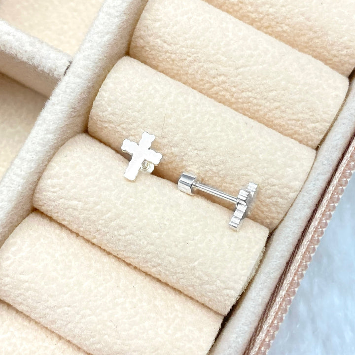 Aretes de Acero Cruz