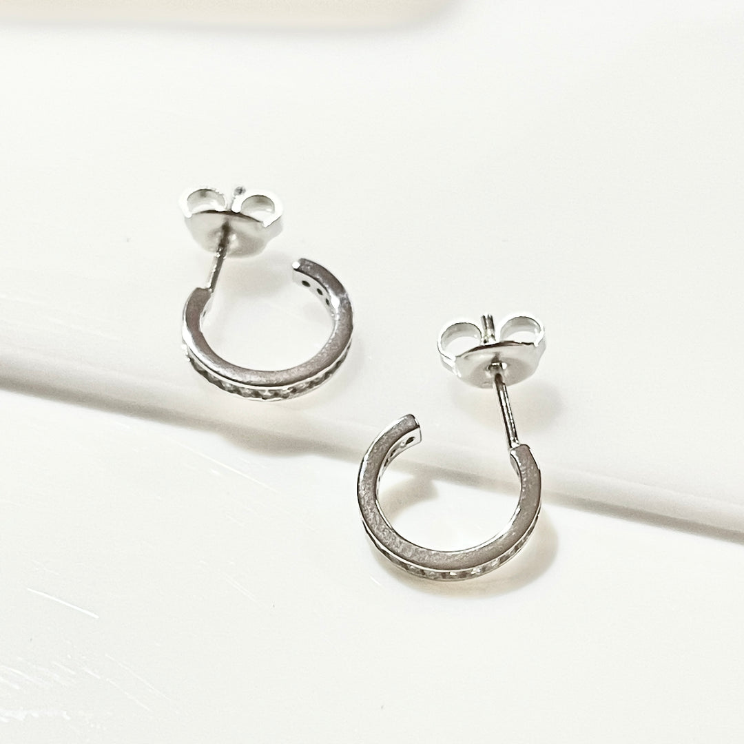 Aretes Plata 🔴 Media Argolla | Nicola Joyería 