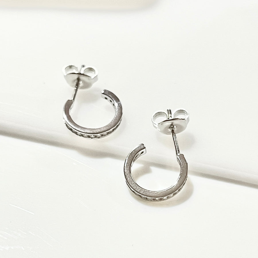 Aretes Plata 🔴 Media Argolla | Nicola Joyería 