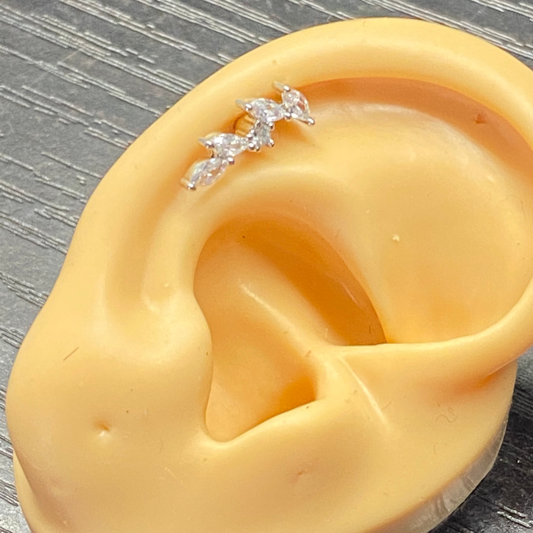 Arete Quirúrgico 💙Circonia Plateado| Nicola Joyería