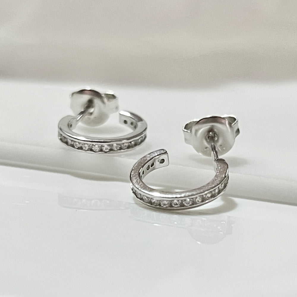 Aretes Plata 🔴 Media Argolla | Nicola Joyería 