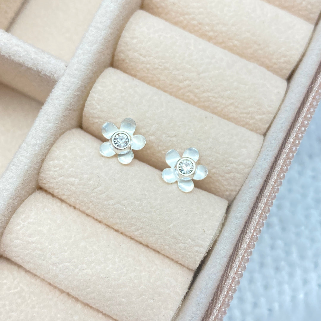 Aretes de Acero Flor con Piedra Blanca