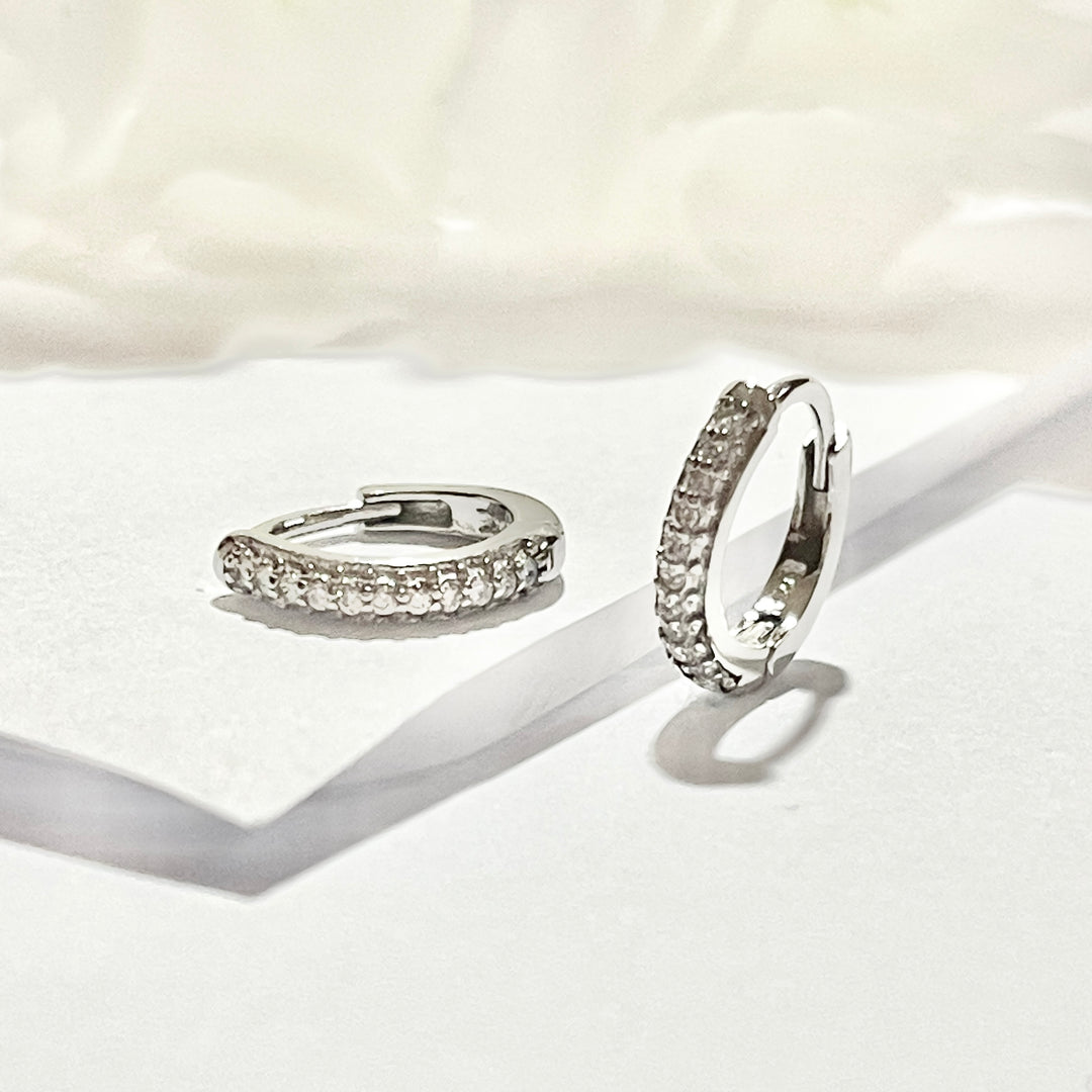 Huggies Plata 💎Extra Brilló Delgado | Nicola Joyeria 