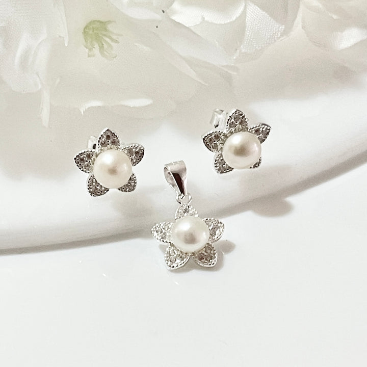 Juego Plata PerlasFlor Cinco Pétalos 🌸 | Nicola Joyería 