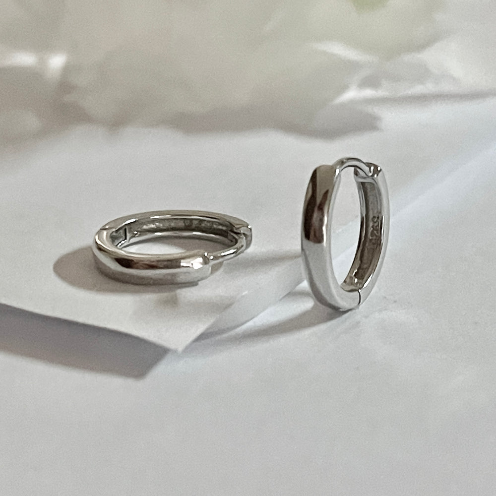 Huggies Plata 💎Lisos Grandes | Nicola Joyeria 