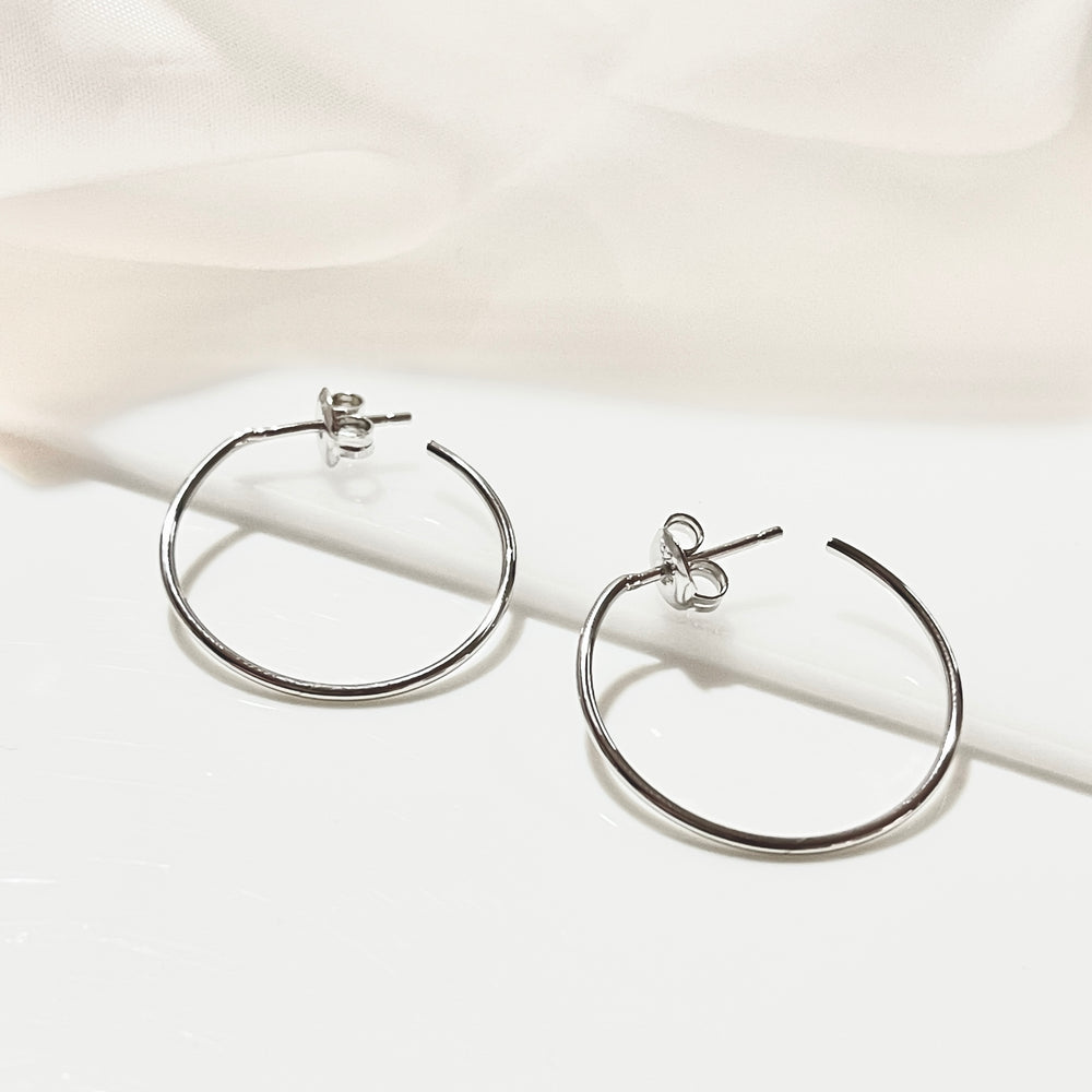 Aretes Plata 🔘Media Argolla Lisa 30MM | Nicola Joyería 