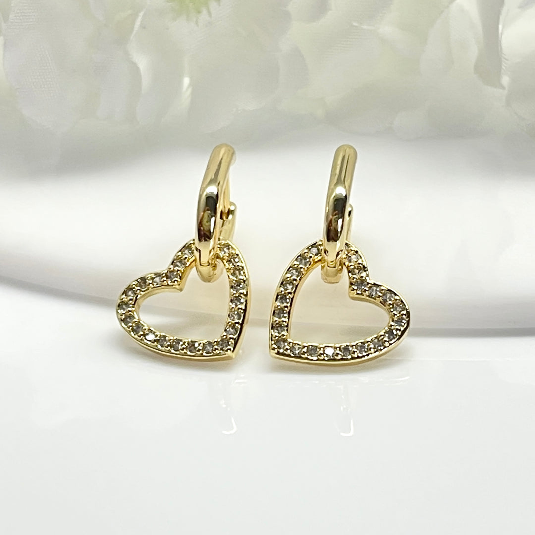 Huggies de Acero 🤍Corazón Grande Blanco| Nicola Joyería 