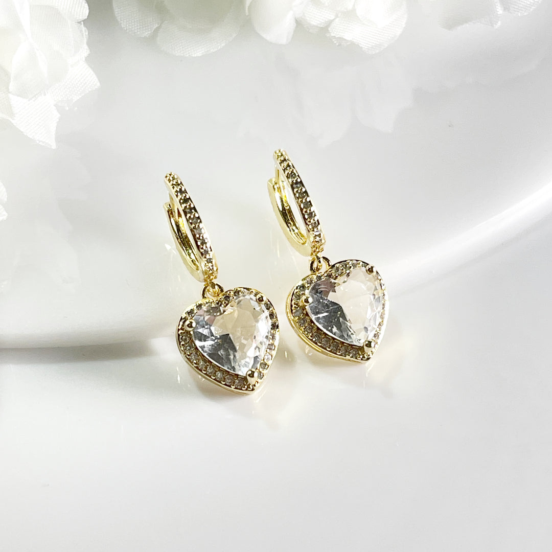 Huggies de Acero 🤍Corazón Blanco| Nicola Joyería 