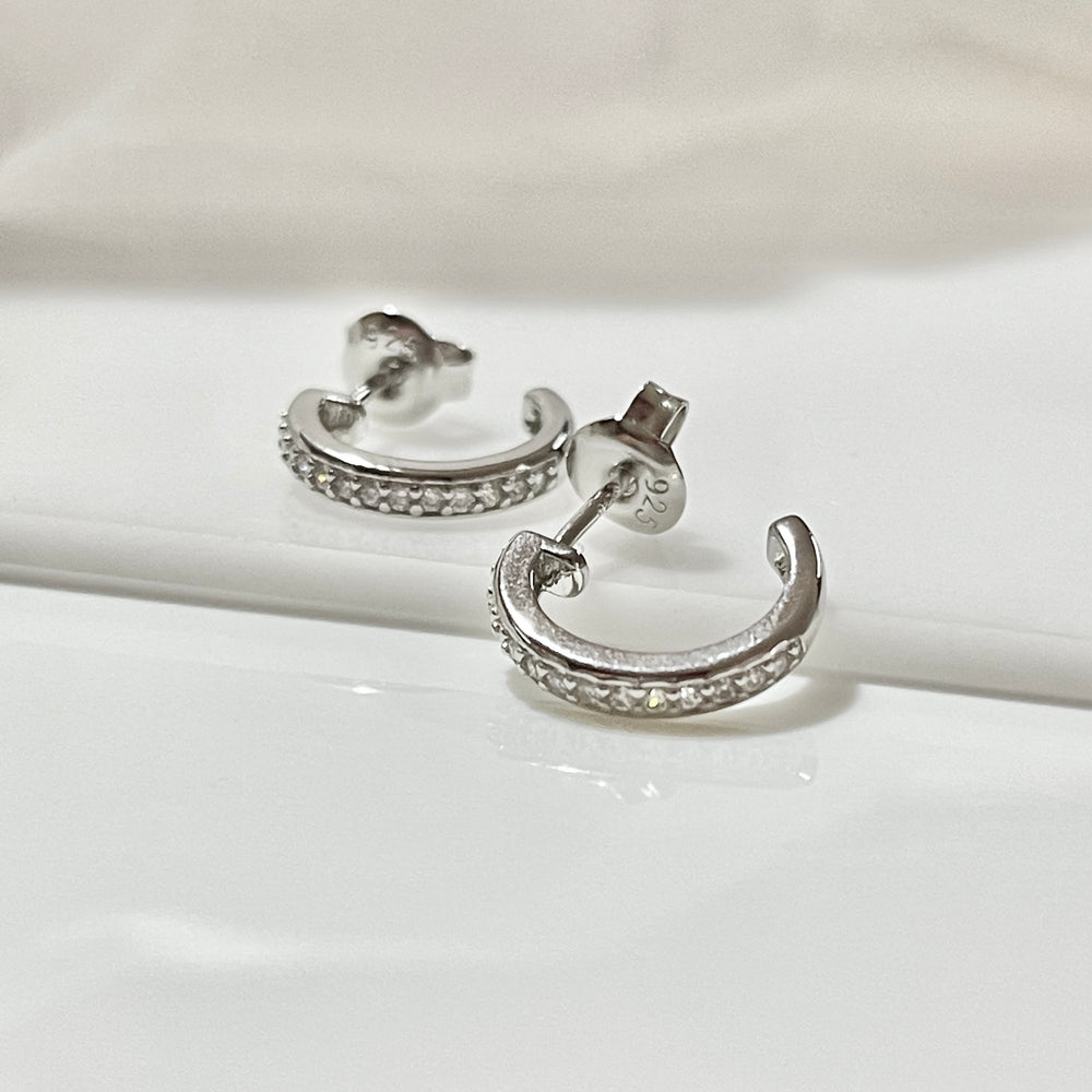 Aretes Plata 🔴 Media Argolla | Nicola Joyería 