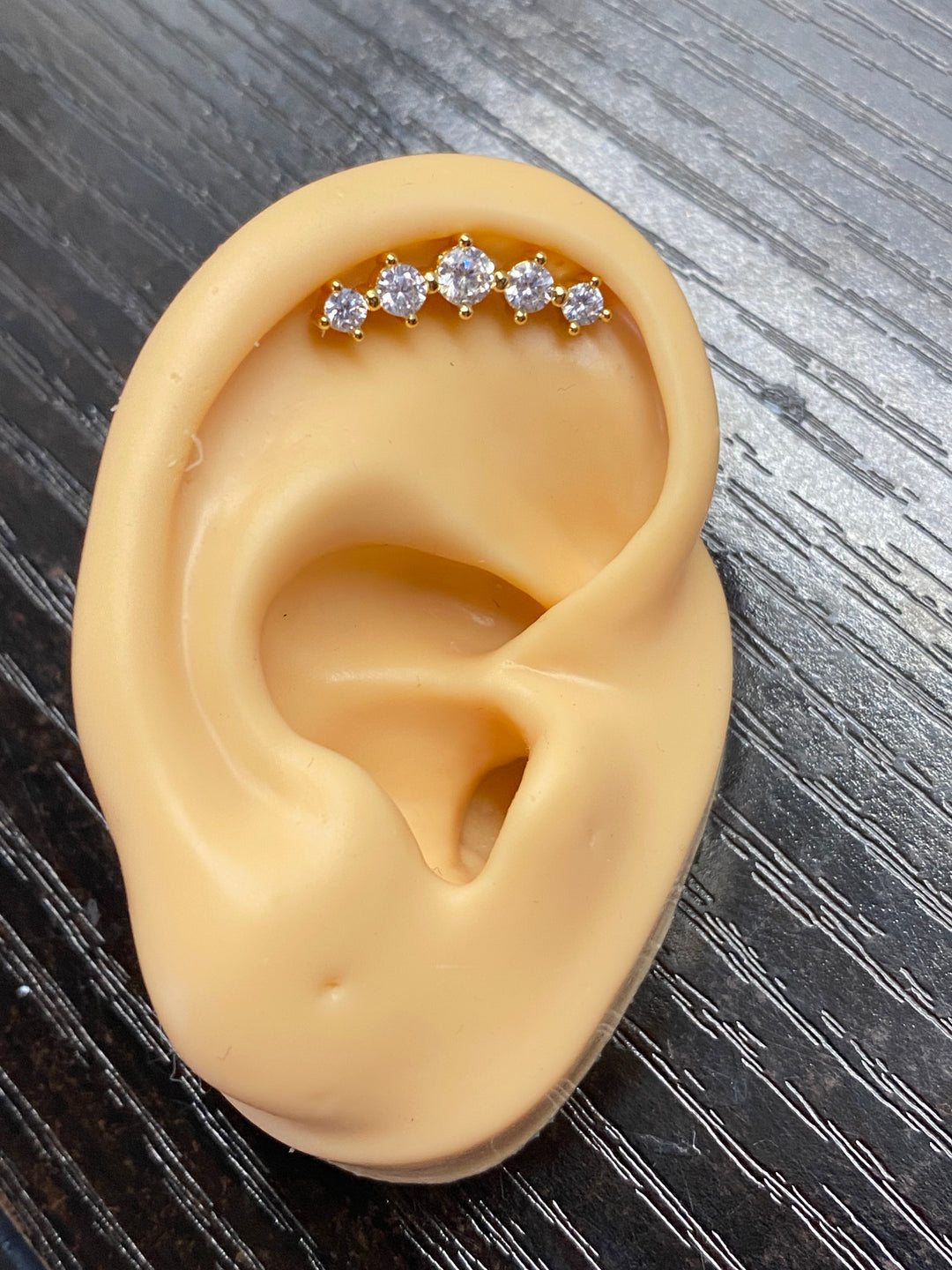 Arete Quirúrgico 🧡Circonia Dorado| Nicola Joyería